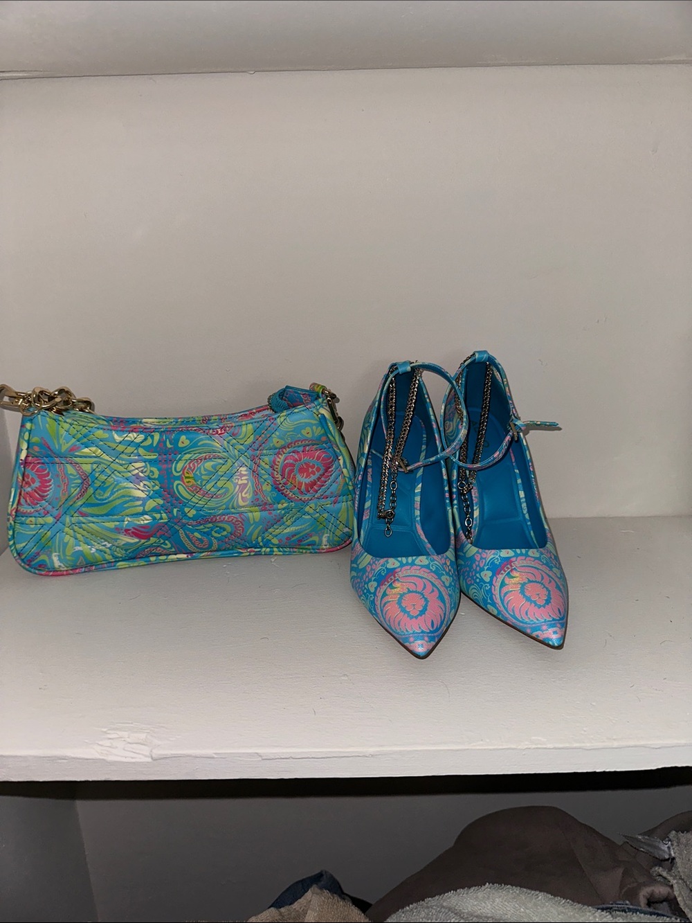 Aldo - Picture 2 of 3